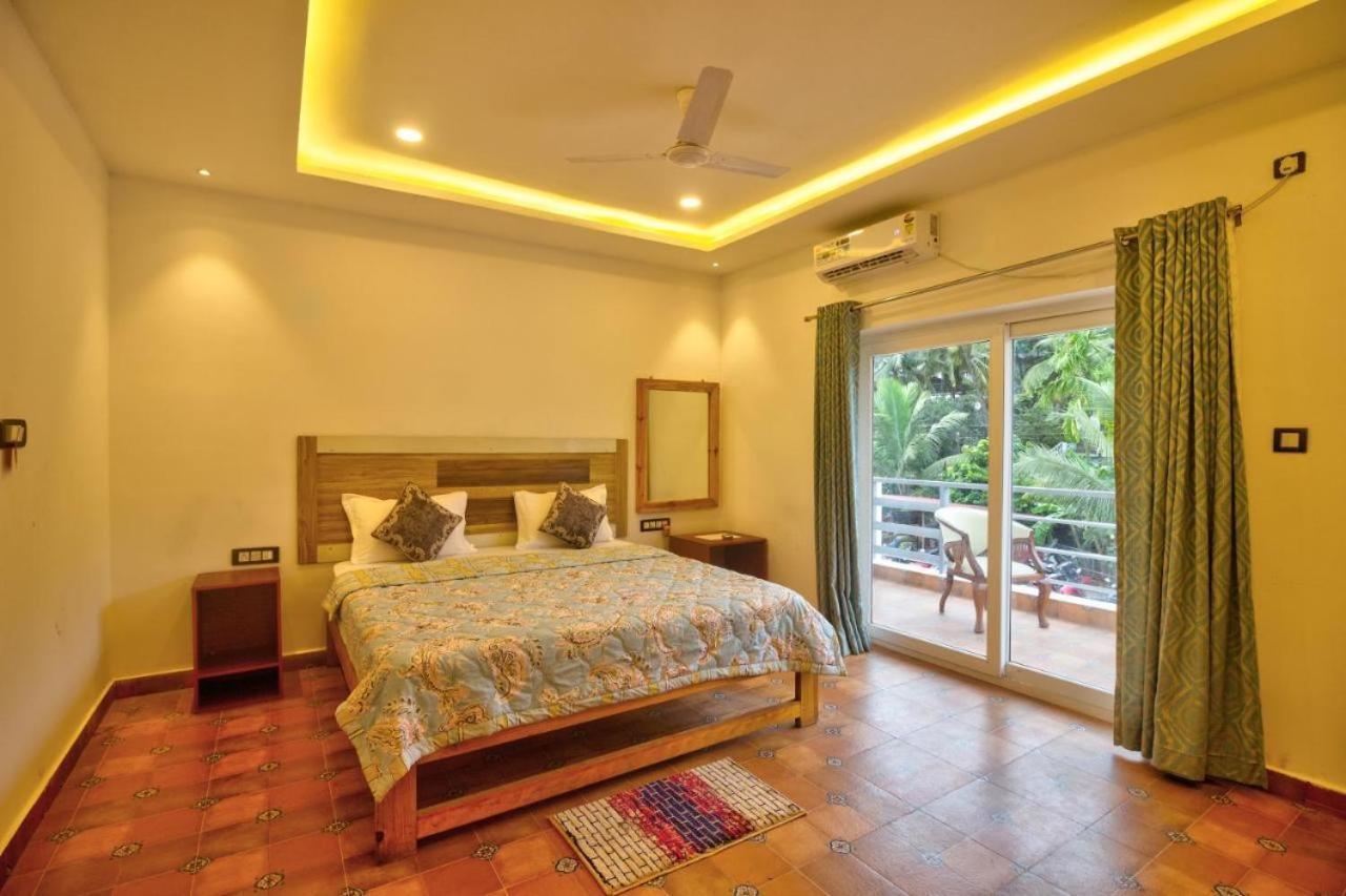 Hotel Golden Rice Inn - 2 Km From Baga Beach , Goa Exterior photo
